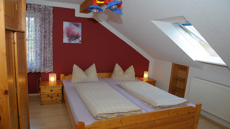 Fewo Schwalbennest - 2. Schlafzimmer mit Doppelbett